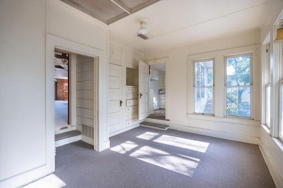 Unfurnished room with carpet floors