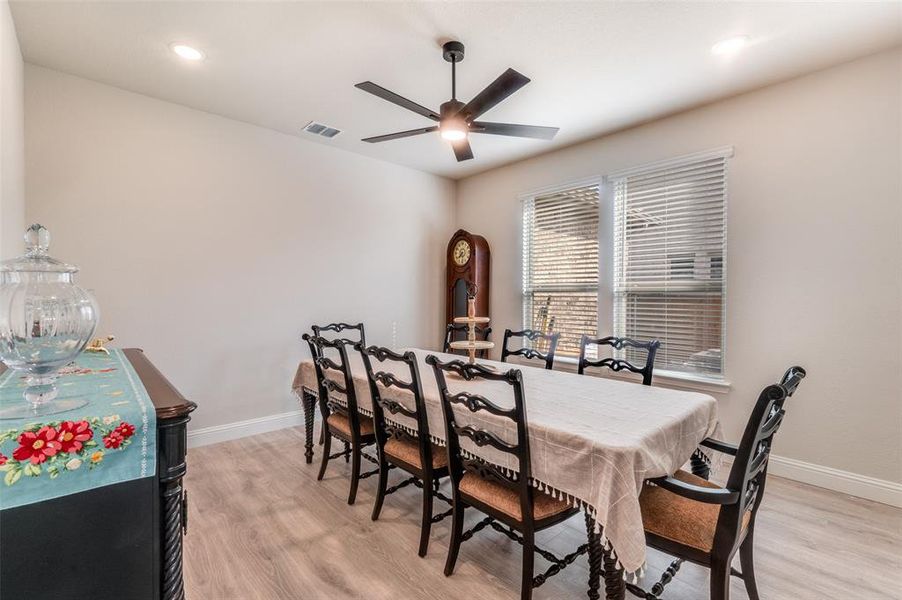 Furnished interior view inside a new home in Mockingbird Hills 60-65, Joshua (Image 7). Furnished interior view inside a new home in Mockingbird Hills 60-65, Joshua (Image 7).