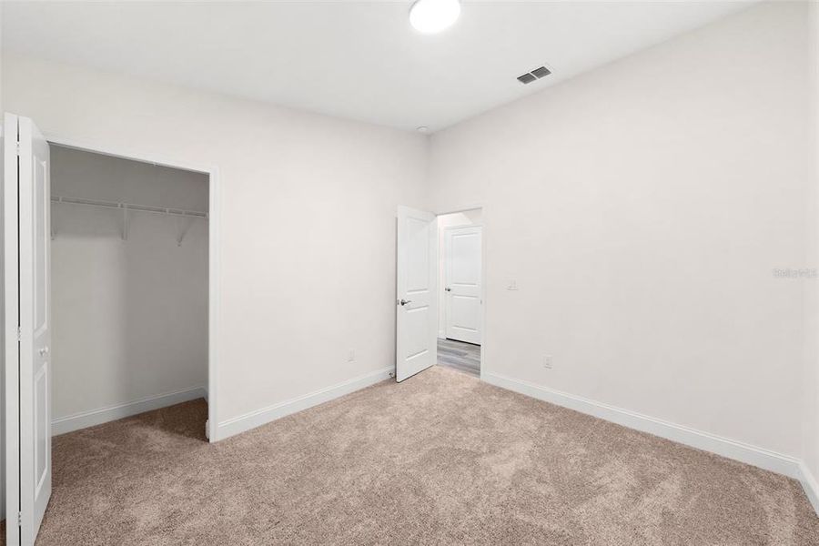 Spacious, unfurnished interior of a new home in , St. Petersburg (Image 18).