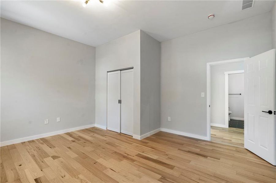 Spacious, unfurnished interior of a new home in , Atlanta (Image 46).
