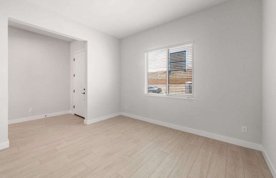 Spacious, unfurnished interior of a new home in Upper Canyon, Phoenix (Image 23).