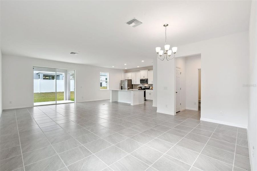 Spacious, unfurnished interior of a new home in Trinity Lakes, Groveland (Image 18).