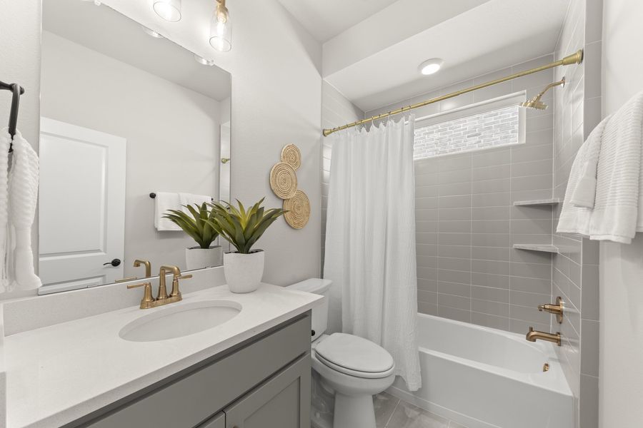 Furnished interior view inside a new home in Willow Grove, Melissa (Image 12).