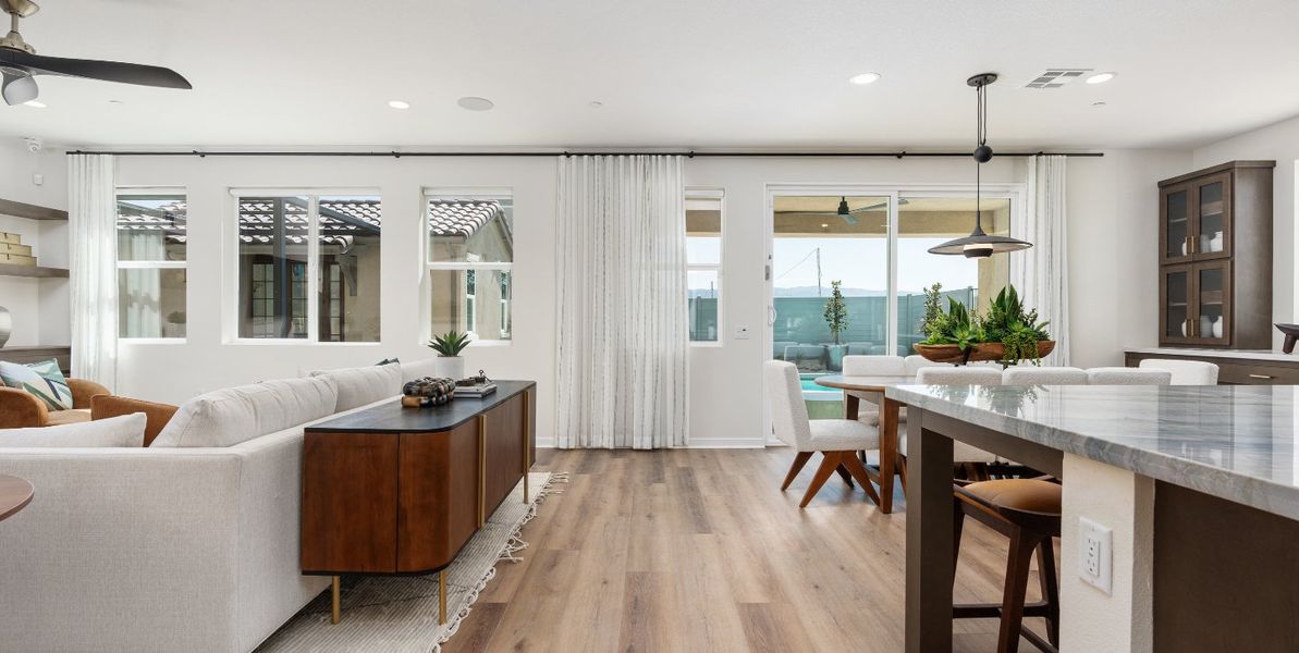 Horizon at Cascade Landing - 1440x724 (49)