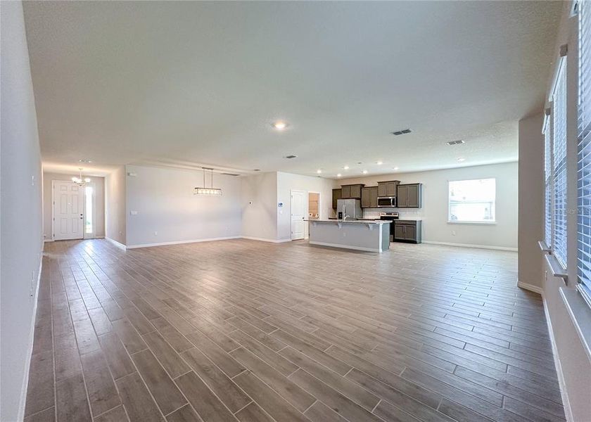Spacious, unfurnished interior of a new home in , Winter Garden (Image 29).
