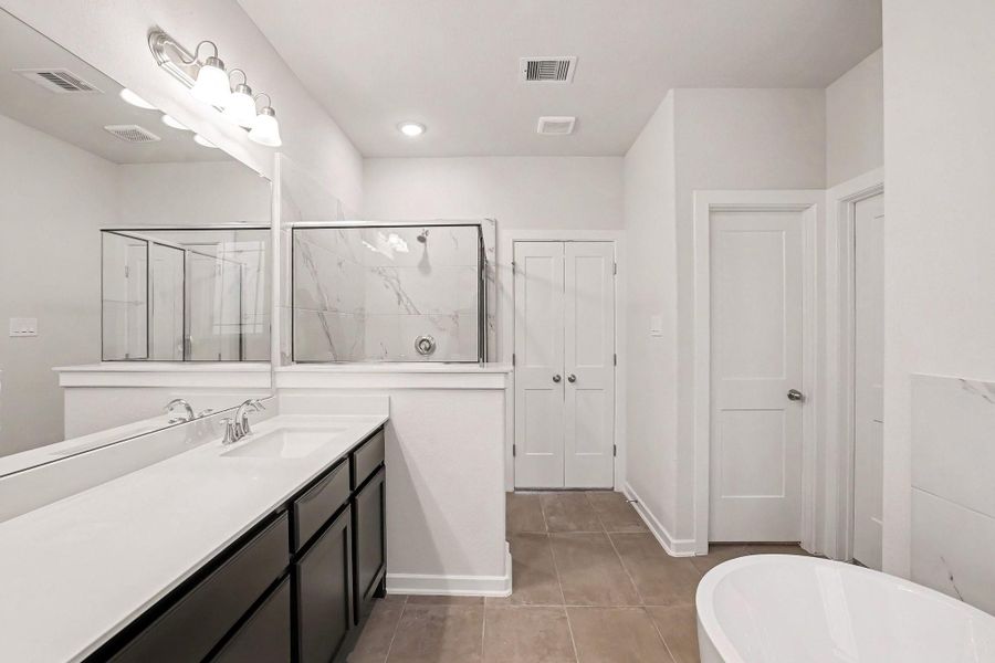 Furnished interior view inside a new home in Canyon Creek, Conroe (Image 10). Furnished interior view inside a new home in Canyon Creek, Conroe (Image 10).