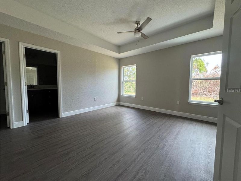 Spacious, unfurnished interior of a new home in , Summerfield (Image 10).