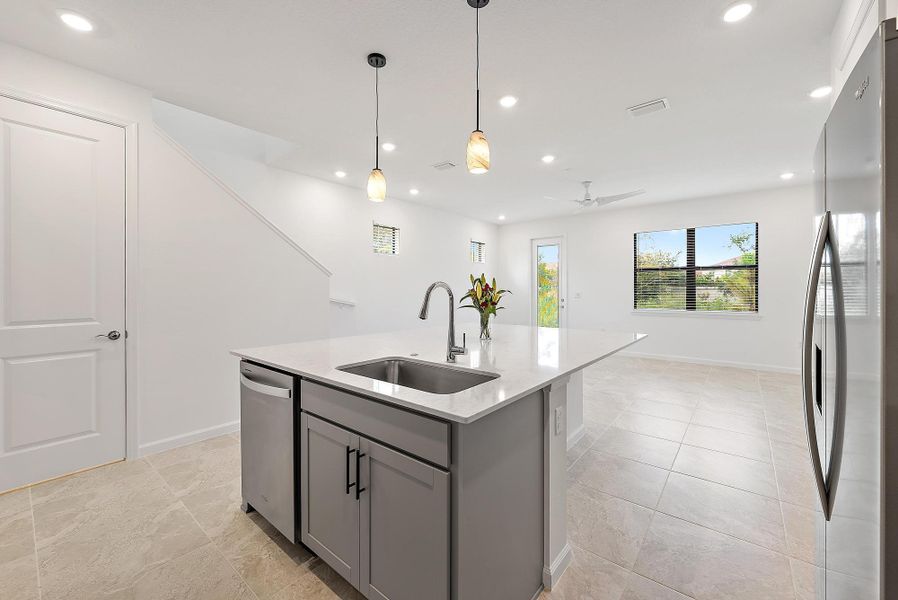 501 SW Sally Way (18)