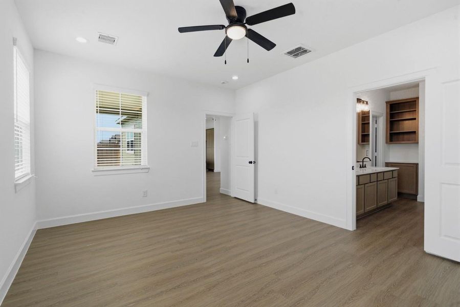 Spacious, unfurnished interior of a new home in , El Campo (Image 34). Spacious, unfurnished interior of a new home in , El Campo (Image 34).