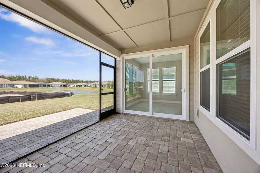 Exterior details and patio area of a home in , Yulee (Image 27).