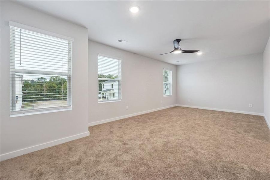 Spacious, unfurnished interior of a new home in The Enclave at Stonewall Station, Union City (Image 16).