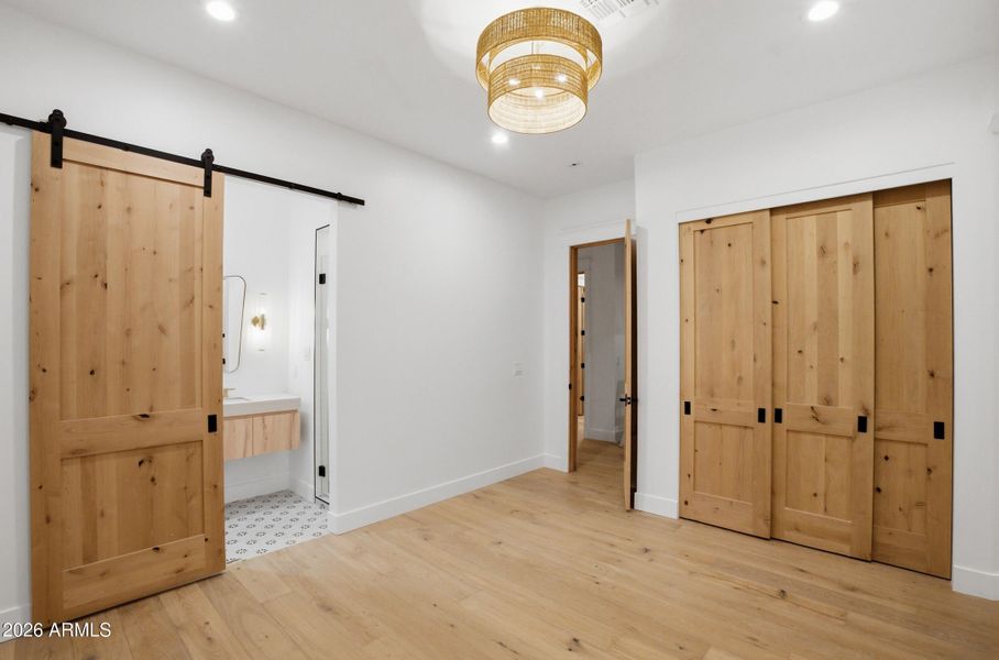 22_4825 n 70th st-22