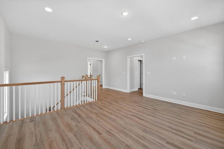 Spacious, unfurnished interior of a new home in Hemingway, Flowery Branch (Image 32).