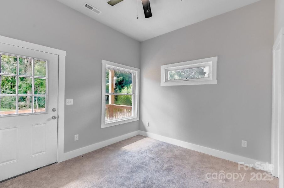 Image 28 of a home in .