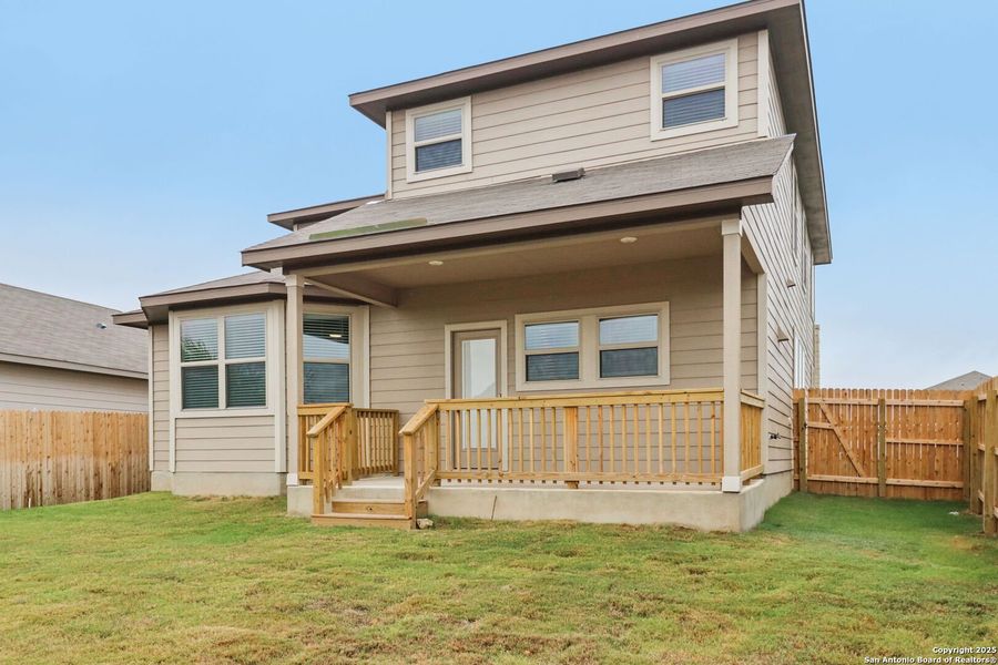 Exterior details and patio area of a home in Remington Ranch, San Antonio (Image 24).