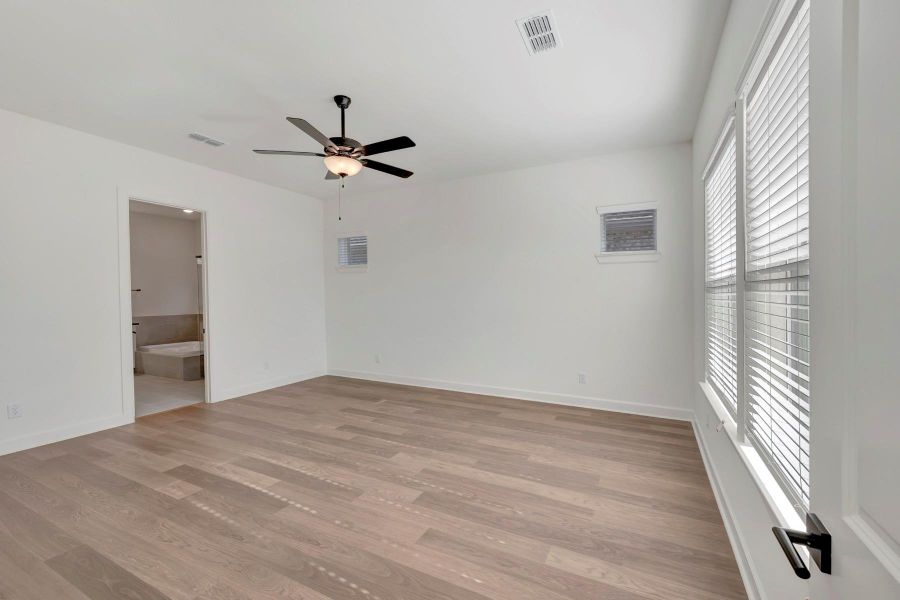 Spacious, unfurnished interior of a new home in Brookewater 55’ Homesites, Rosenberg (Image 21).