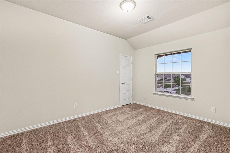 Spacious, unfurnished interior of a new home in Courts Of Bonnie Brae, Denton (Image 26).