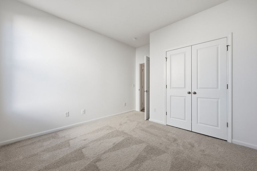 Representative unfurnished interior of a home built from the Habersham II by Great Southern Homes in Edgefield, Loris (Image 88).