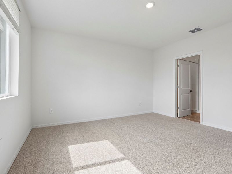 Spacious, unfurnished interior of a new home in Benton Hills - Premier Series, Brooksville (Image 19).