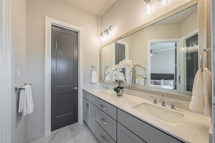 Furnished interior view inside a new home in Parkland, Fort Worth (Image 10). Furnished interior view inside a new home in Parkland, Fort Worth (Image 10).