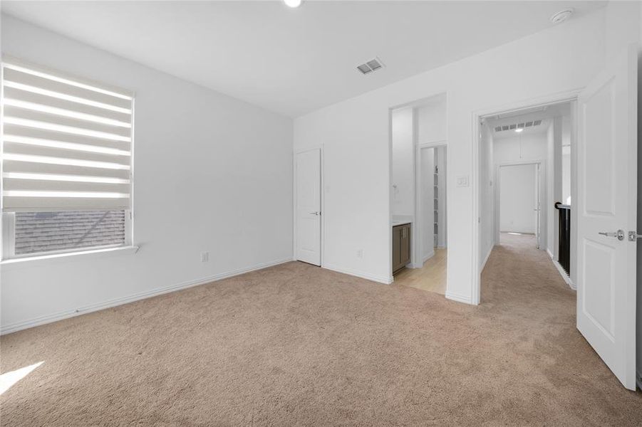 Spacious, unfurnished interior of a new home in Northlake Estates, Little Elm (Image 32). Spacious, unfurnished interior of a new home in Northlake Estates, Little Elm (Image 32).