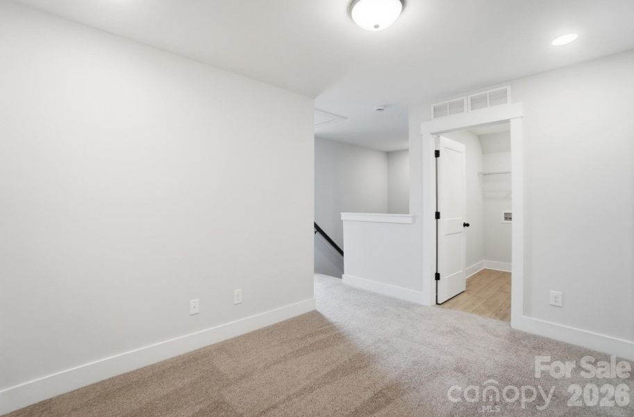 Spacious, unfurnished interior of a new home in Blythe Mill Townhomes, Waxhaw (Image 33).