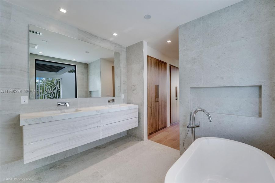 Furnished interior view inside a new home in , Miami Beach (Image 5).