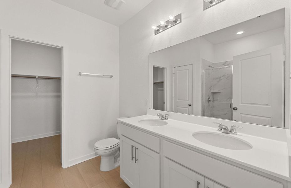 Furnished interior view inside a new home in Skyview, Belton (Image 8).