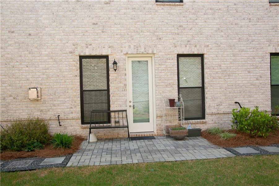 Exterior details and patio area of a home in , Peachtree Corners (Image 25).