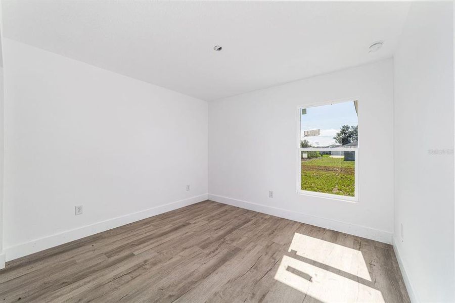 Spacious, unfurnished interior of a new home in , Ocala (Image 8).