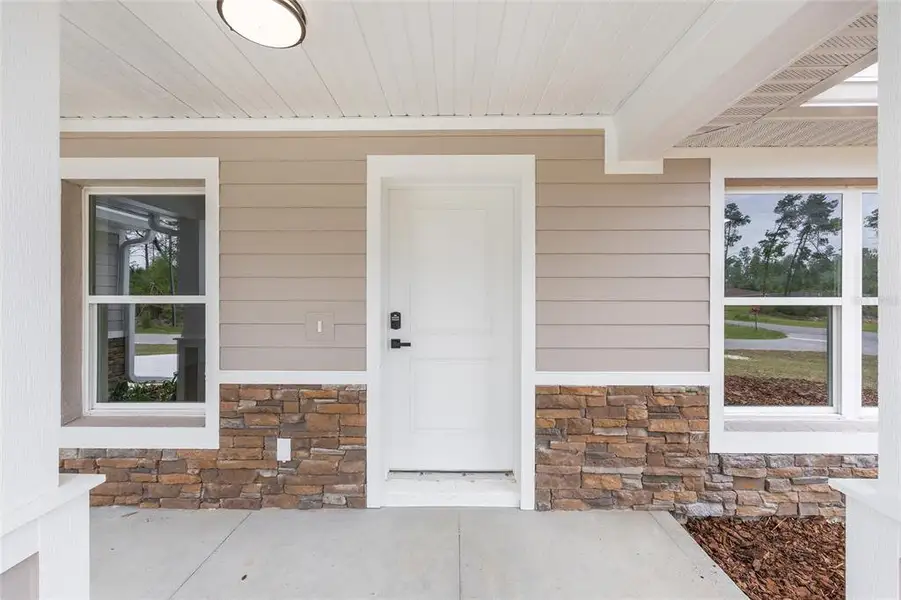 Exterior details and patio area of a home in , Dunnellon (Image 3). Exterior details and patio area of a home in , Dunnellon (Image 3).