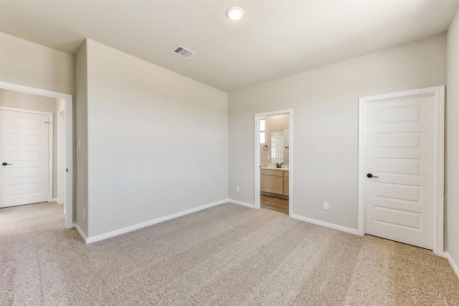 Spacious, unfurnished interior of a new home in Colony at Pinehurst, Pinehurst (Image 22). Spacious, unfurnished interior of a new home in Colony at Pinehurst, Pinehurst (Image 22).