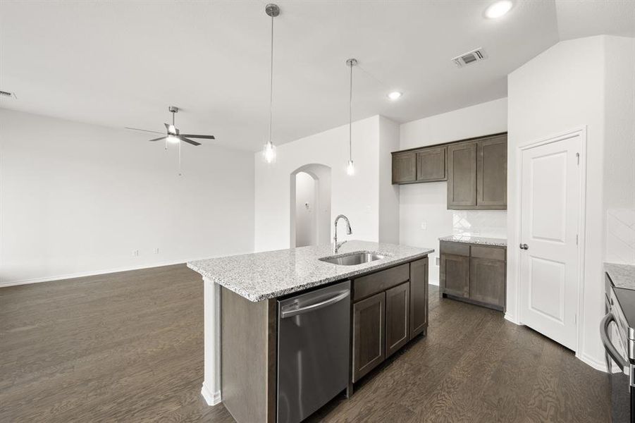 4536 Lyre Leaf- Kitchen-4