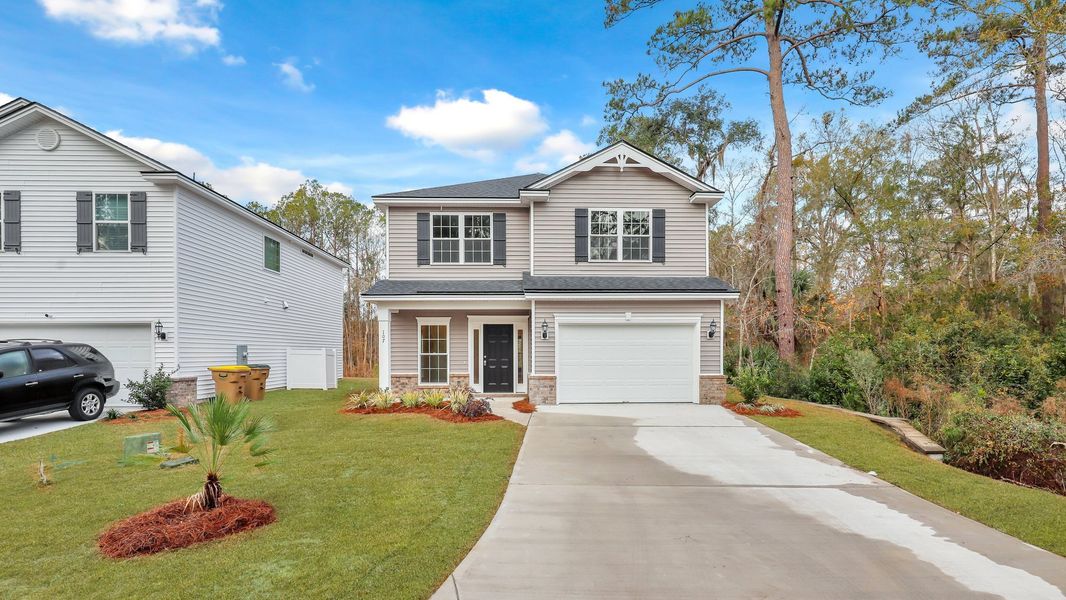 Hatteras C – Two-Story Home Exterior
