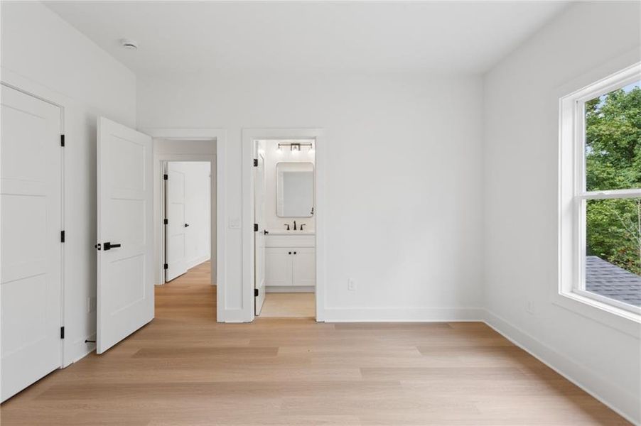 Spacious, unfurnished interior of a new home in , Smyrna (Image 27).