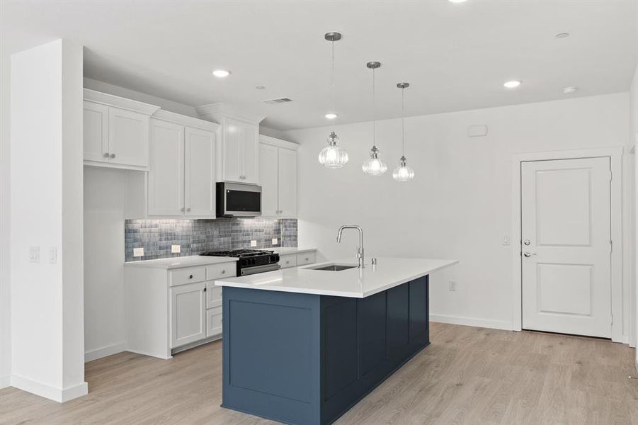 013-1422AzaleaDrive-Melissa-TX-75454-Kitchen.jpg-FULL