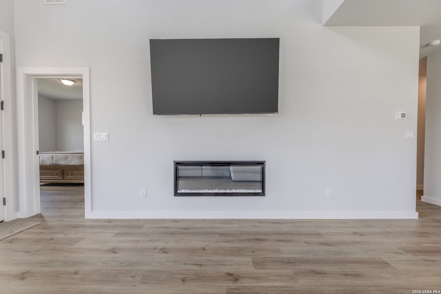 Spacious, unfurnished interior of a new home in Talley Fields, San Antonio (Image 37).