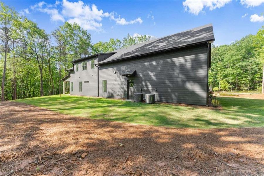 Exterior details and patio area of a home in , Clarkesville (Image 34).