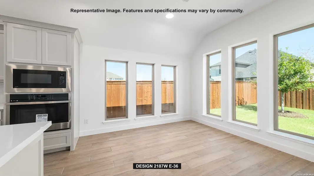 Spacious, unfurnished interior of a new home in Meadows of Mill Creek, Seguin (Image 9).