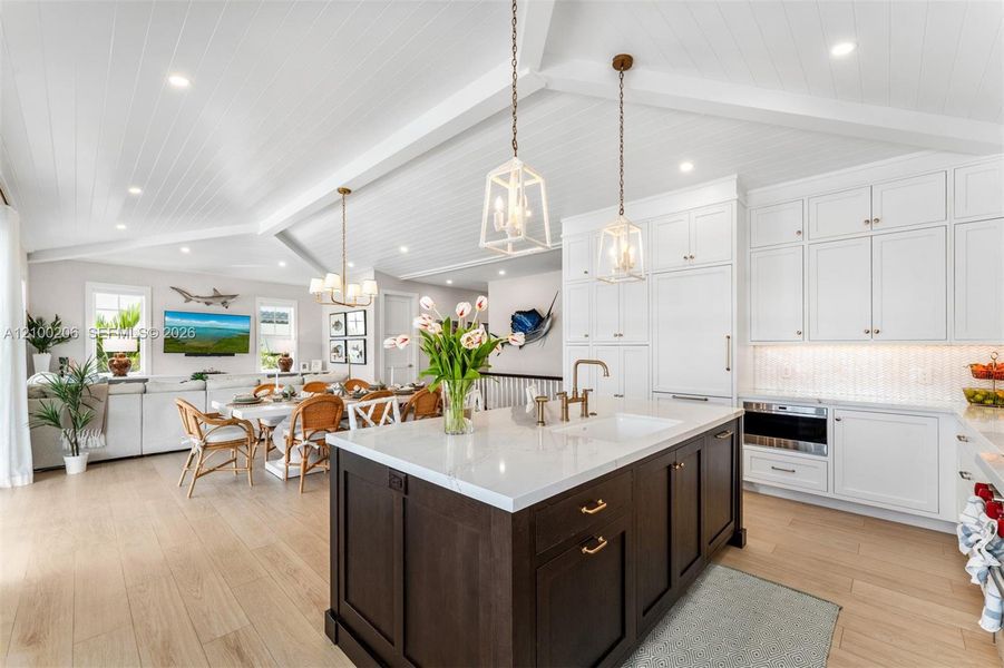 Furnished interior view inside a new home in , Tavernier (Image 8).