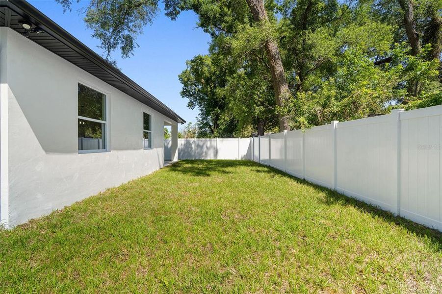 Exterior details and patio area of a home in , Tampa (Image 22).