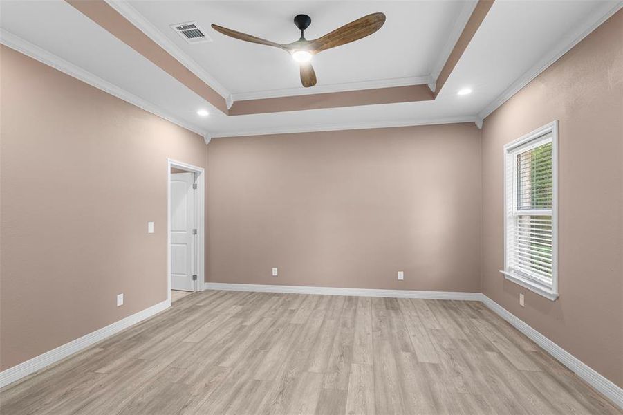 Spacious, unfurnished interior of a new home in , Corsicana (Image 12).
