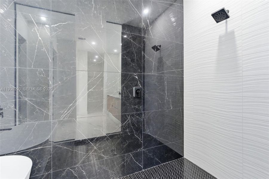 Image 52 of a home in .