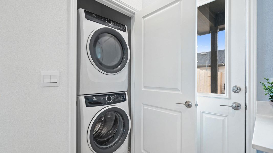 Close-up of interior finishes inside a home in Avery Centre, Round Rock (Image 20).
