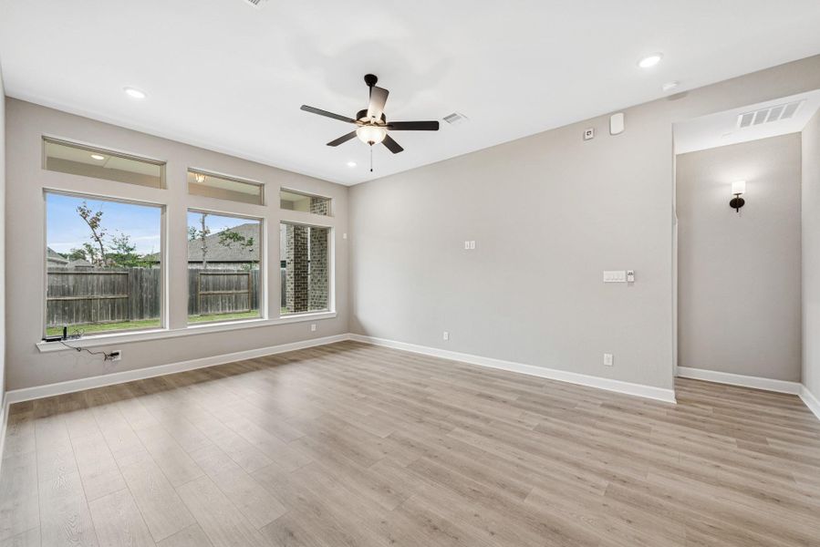 Spacious, unfurnished interior of a new home in The Highlands 55' - Encore Collection, Porter (Image 9). Spacious, unfurnished interior of a new home in The Highlands 55' - Encore Collection, Porter (Image 9).