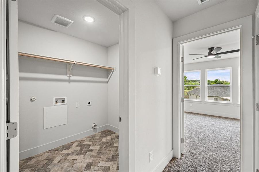 Spacious, unfurnished interior of a new home in , Granbury (Image 25).