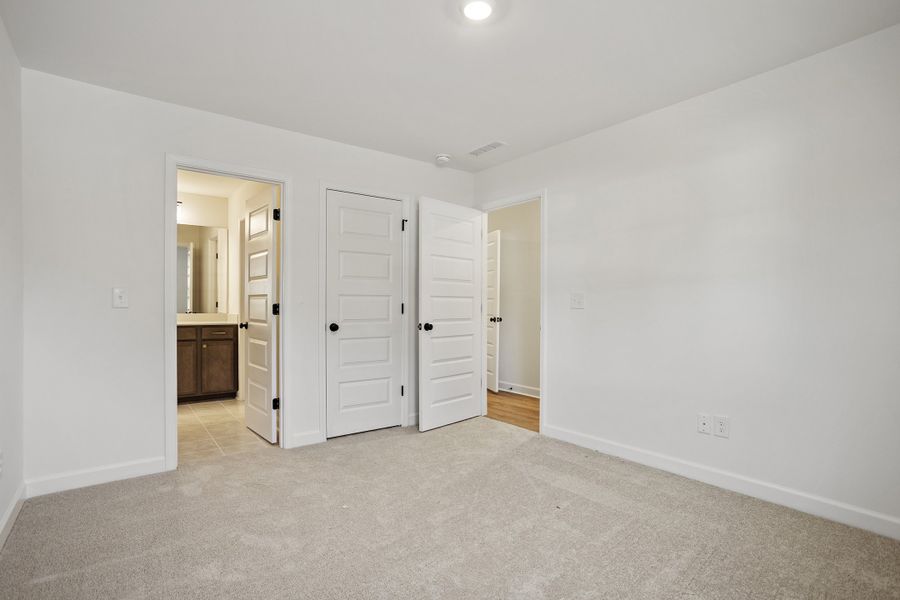 Spacious, unfurnished interior of a new home in Georgias Landing, Raleigh (Image 32). Spacious, unfurnished interior of a new home in Georgias Landing, Raleigh (Image 32).