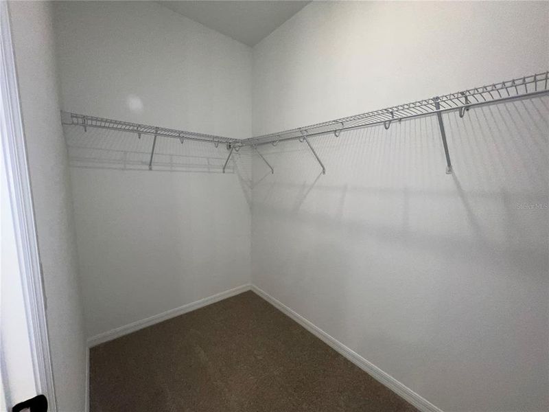 Spacious, unfurnished interior of a new home in Hawks Run, Kissimmee (Image 8). Spacious, unfurnished interior of a new home in Hawks Run, Kissimmee (Image 8).