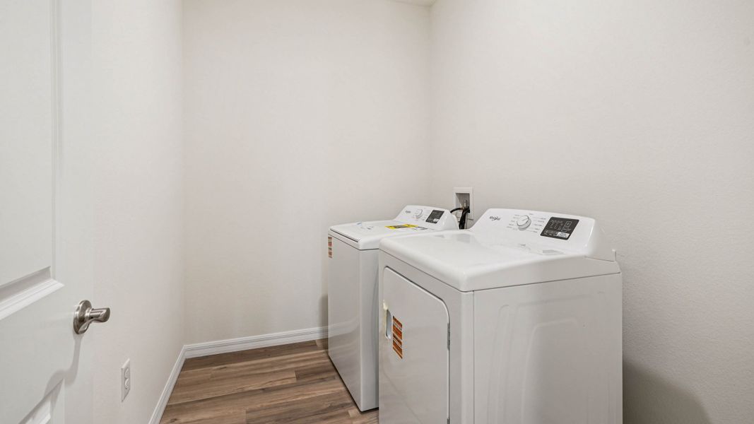 Representative interior finishes for a home built from the Covington by D.R. Horton in Somerset Bay, Spring Hill (Image 19). Representative interior finishes for a home built from the Covington by D.R. Horton in Somerset Bay, Spring Hill (Image 19).