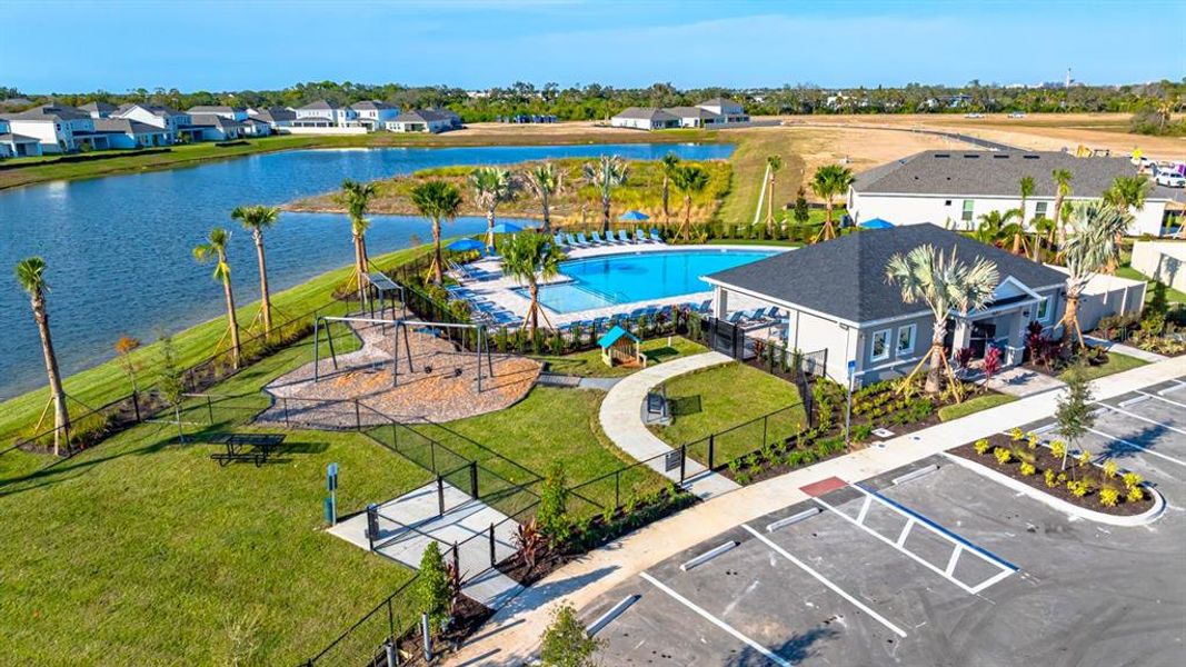 Community amenities in Indigo Creek, Apollo Beach (Image 26).